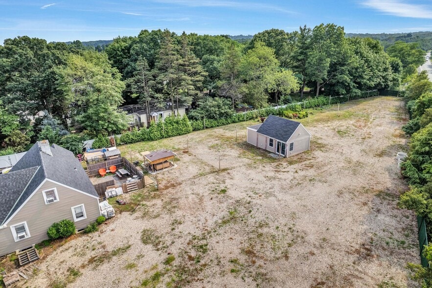 More Photos Of 557 Deer Park Rd, Dix Hills Flex For Sale