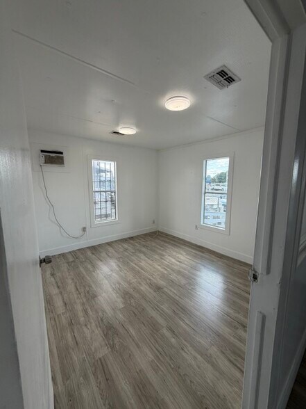 More Photos Of 1505 W Landstreet Rd, Orlando Auto Dealership For Lease