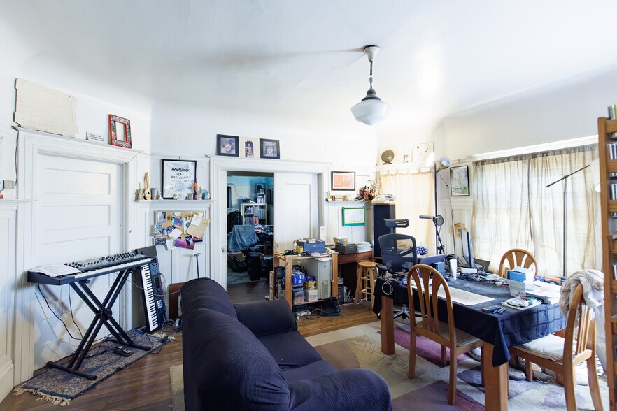 More Photos Of 667 10th St, Oakland Apartments For Sale