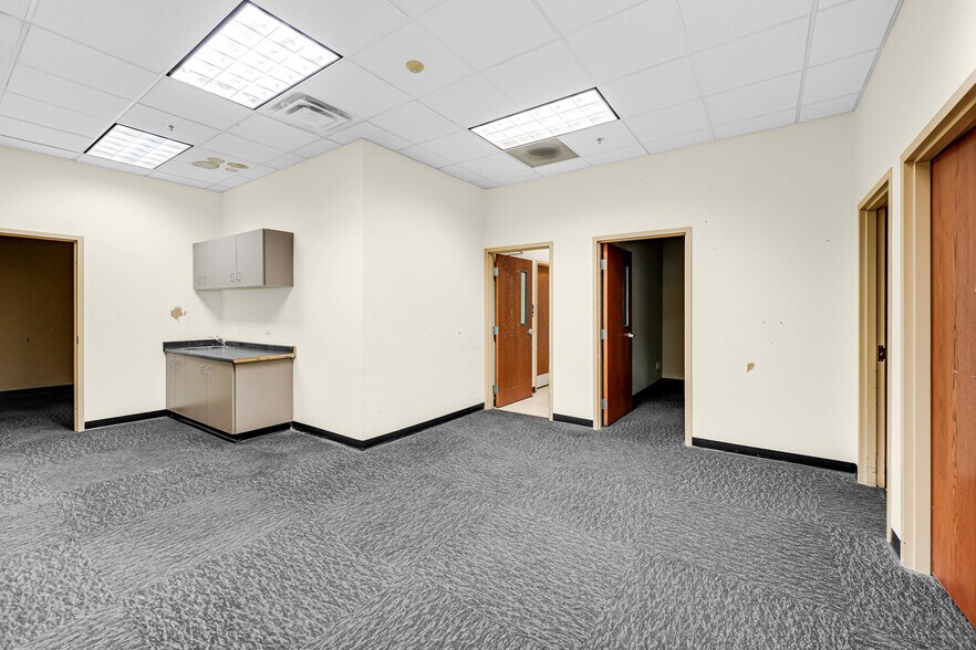 More Photos Of 721 E 112th St, Chicago Flex For Lease