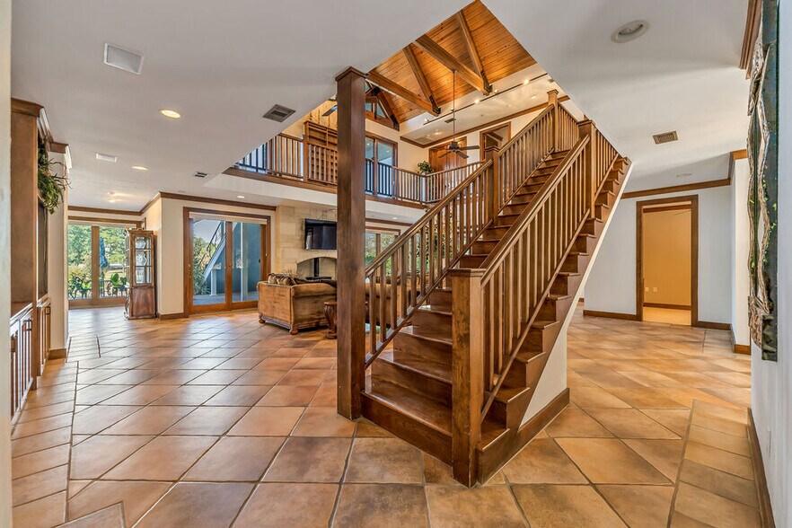 More Photos Of 43 Pool Rd, Richards Specialty For Sale