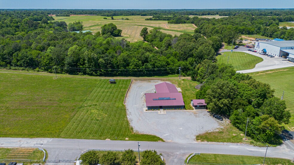 More Photos Of 71 Commerce St, Hickory Supermarket For Sale
