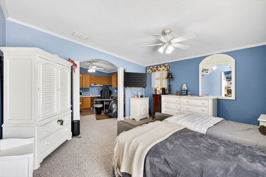 More Photos Of 3308 24th Ave SE, Ruskin Specialty For Sale