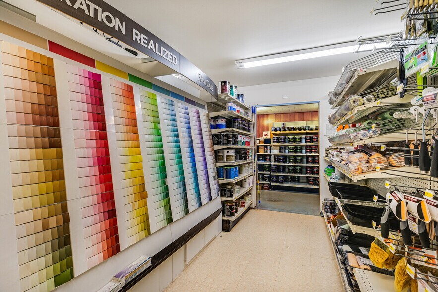 More Photos Of 101 Tanner St, Melrose Freestanding For Sale