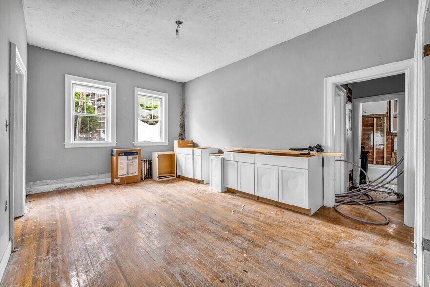 More Photos Of 12065 Edgewater Dr, Lakewood Apartments For Sale