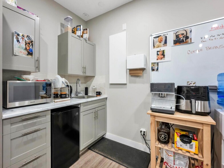 More Photos Of 7228 Progress Way, Delta Manufacturing For Sale