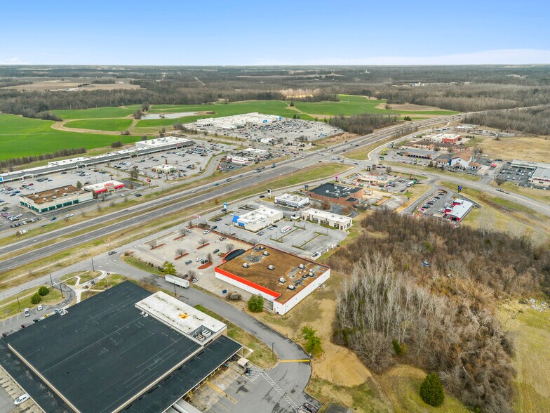 More Photos Of 1325 E Main St, Carbondale Freestanding For Sale