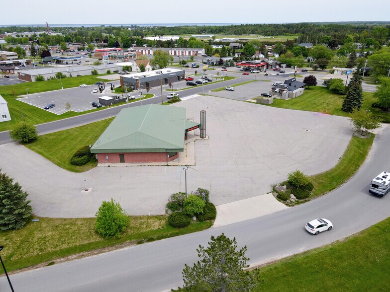 More Photos Of 245 Mill St, Cheboygan General Retail For Lease