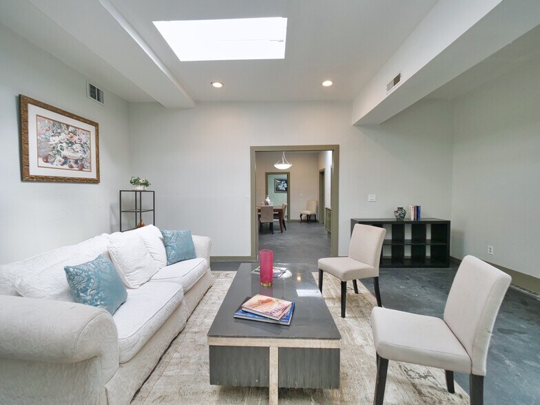 More Photos Of 9614-9616 MacArthur Blvd, Oakland Specialty For Sale