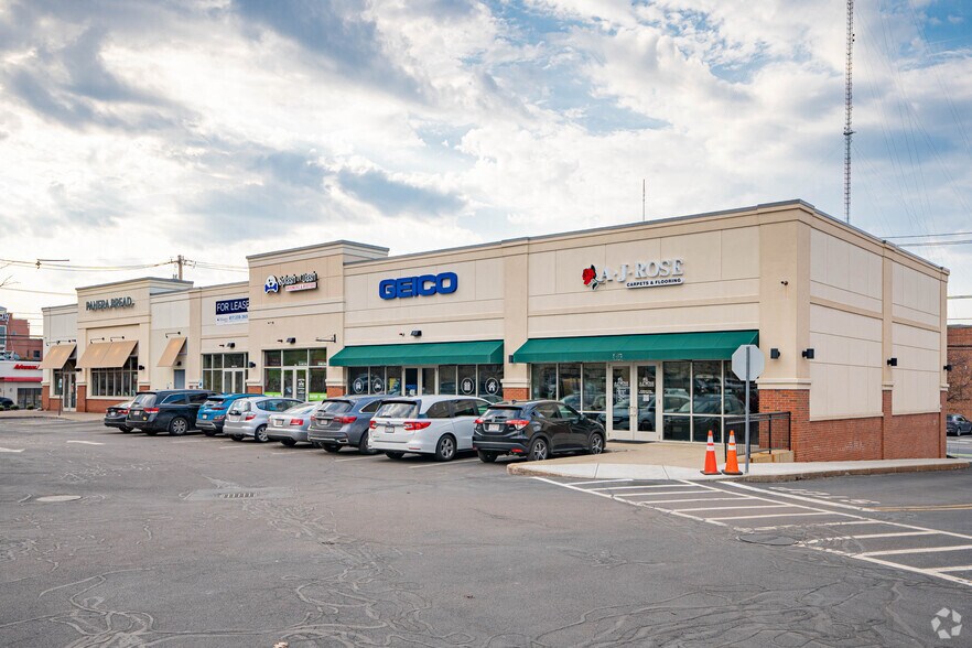 More Photos Of 100 Highland Ave, Needham Storefront Retail Office For Sale