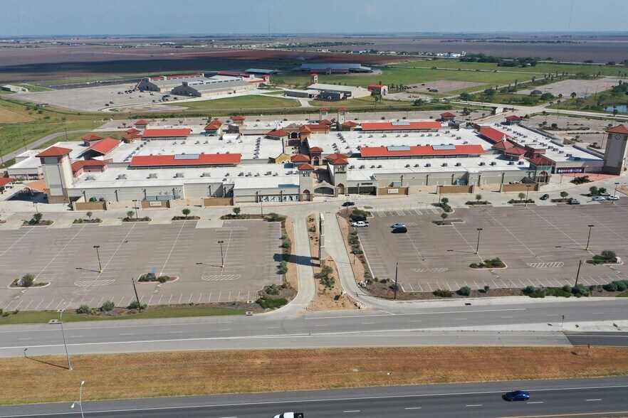 More Photos Of 500 N IH 69, Robstown Warehouse For Lease