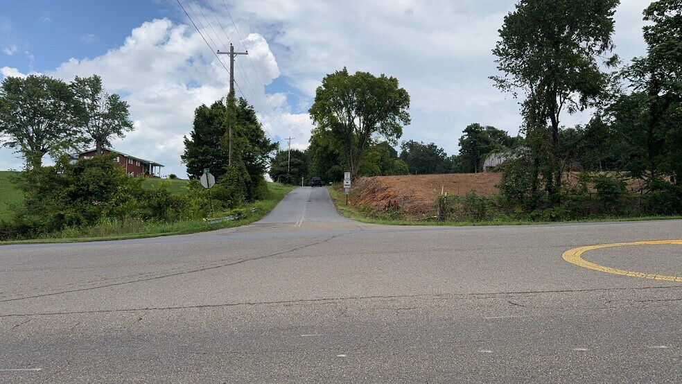More Photos Of I-40 Exit 415, Dandridge Land For Lease