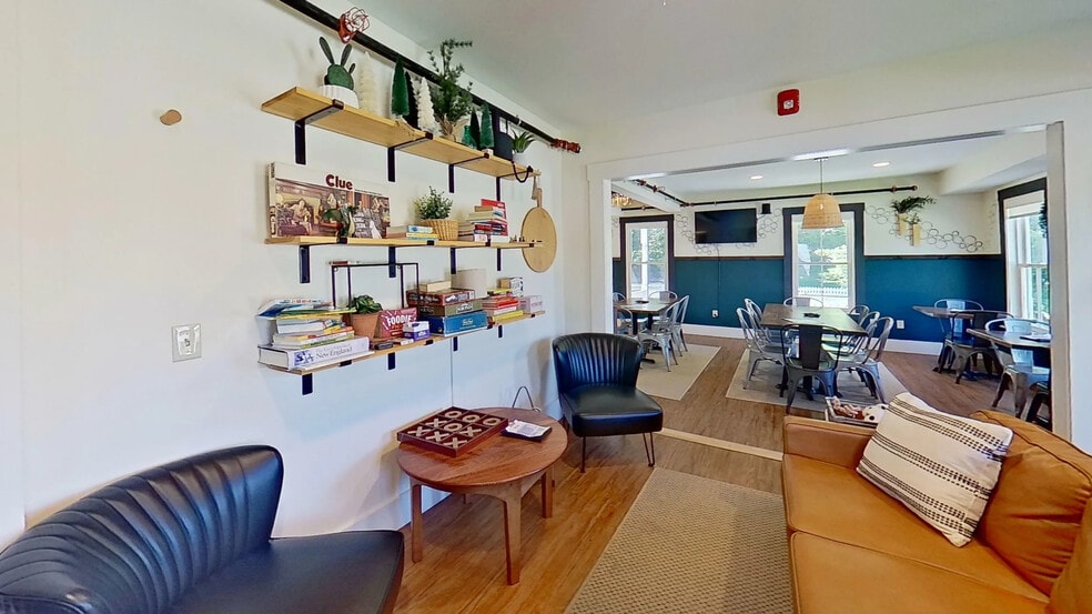 More Photos Of 15 Newmarket Rd, Durham Freestanding For Sale