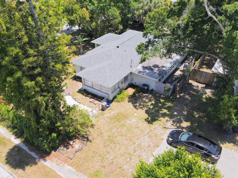 More Photos Of 1865 18th Ave, Vero Beach Multifamily For Sale