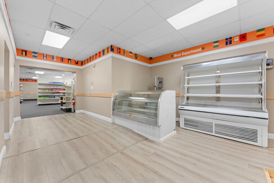 More Photos Of 628 Belmont St, Brockton Freestanding For Sale