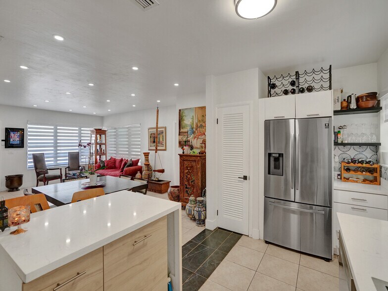 More Photos Of 281 NE 112th St, Miami Light Distribution For Sale