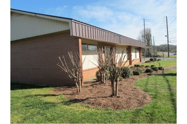 More Photos Of 1321 US Hwy 41 N, Calhoun Office For Lease