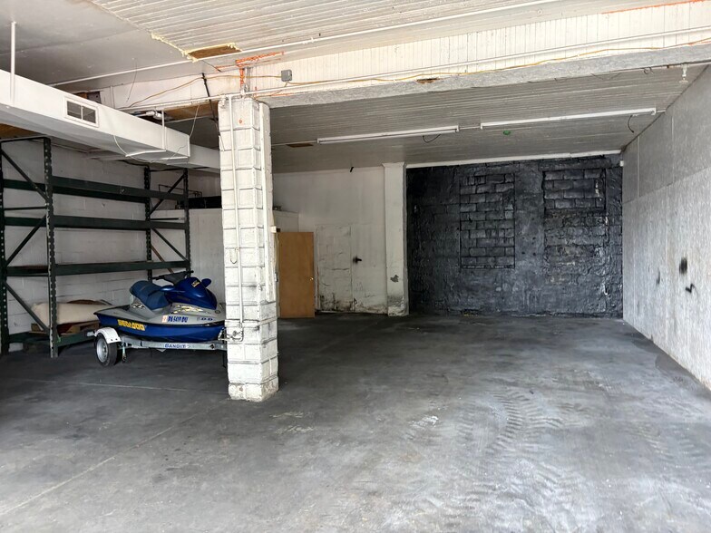More Photos Of 550 W Bridge St, Morrisville Warehouse For Lease