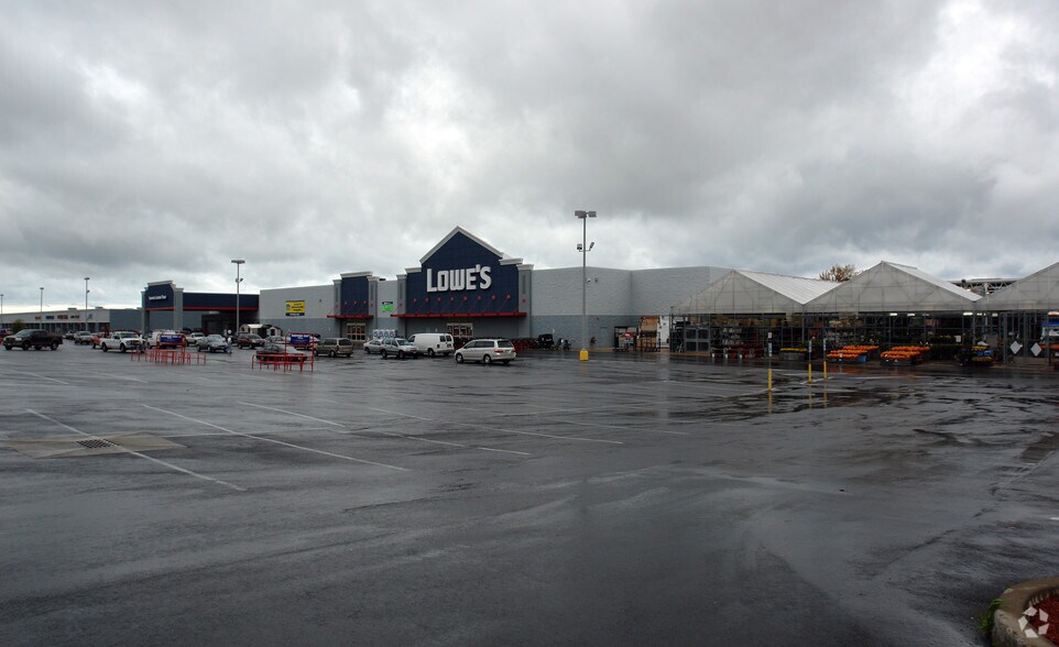 Primary Photo Of 445 State Route 104 E, Oswego Unknown For Lease