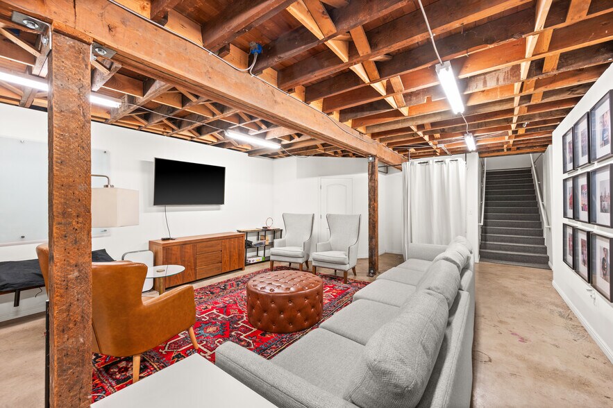 More Photos Of 1680 S Main St, Salt Lake City Freestanding For Lease