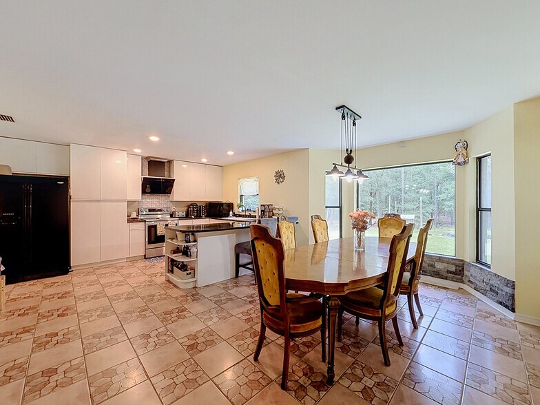 More Photos Of 26311 Willow St, Brooksville Specialty For Sale