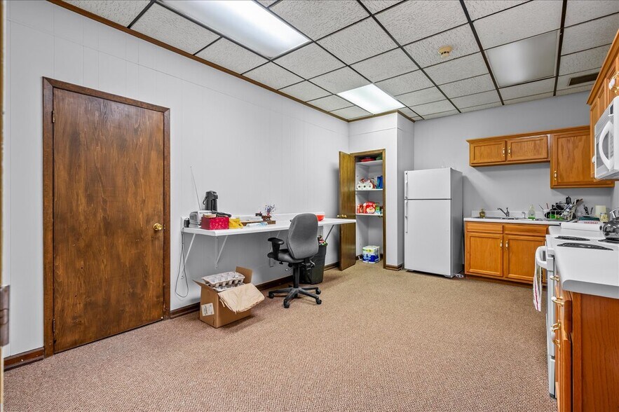 More Photos Of 111 W Commerce St, Lewisburg Bank For Sale