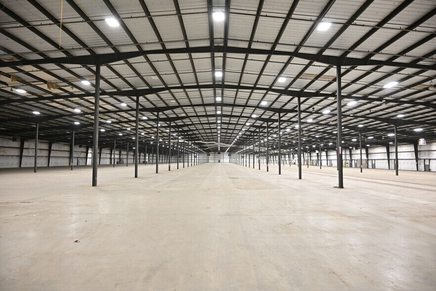 More Photos Of 600 E Sherwood Dr, Union City Distribution For Lease