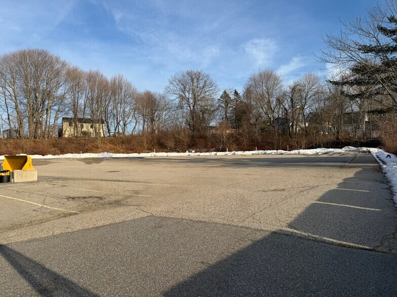 More Photos Of 172 Main St, South Portland Warehouse For Sale