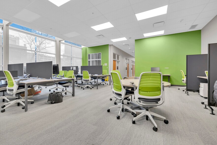 More Photos Of 1 Riverside Dr W, Windsor Office For Lease