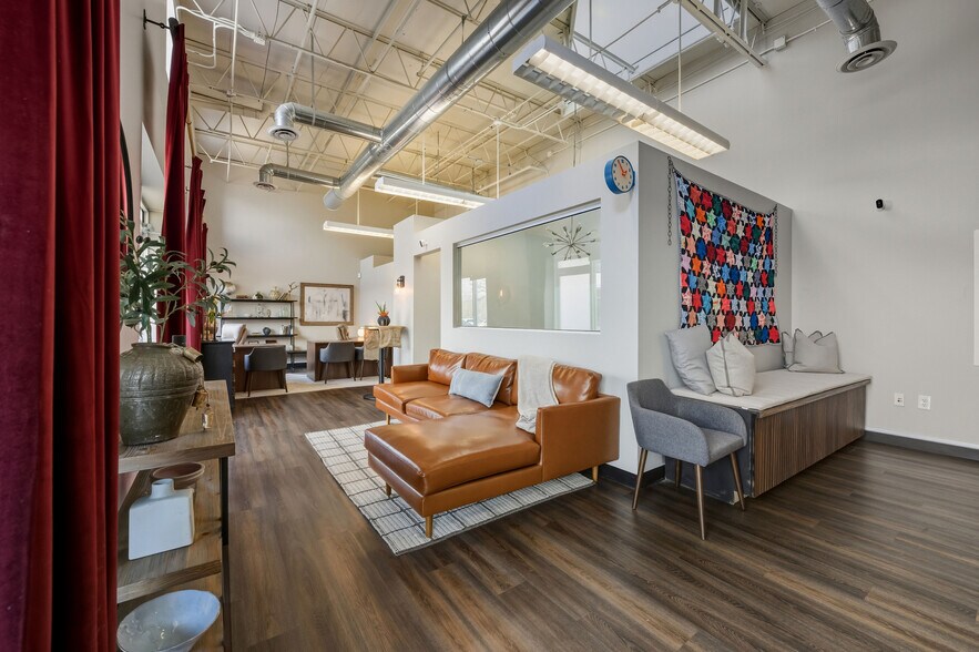 More Photos Of 1320 Ellsworth Industrial Dr, Atlanta Loft Creative Space For Lease