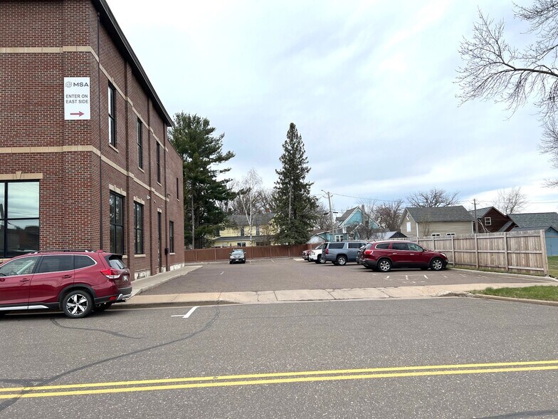 More Photos Of 11 E Marshall St, Rice Lake Medical For Lease