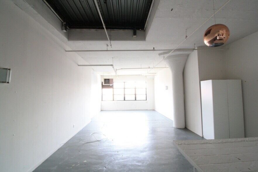 More Photos Of 49 Wyckoff Ave, Brooklyn Warehouse For Lease