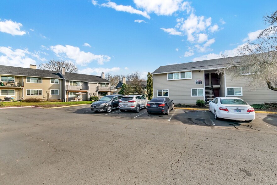 More Photos Of 10200 SW Conestoga Dr, Beaverton Multifamily For Sale