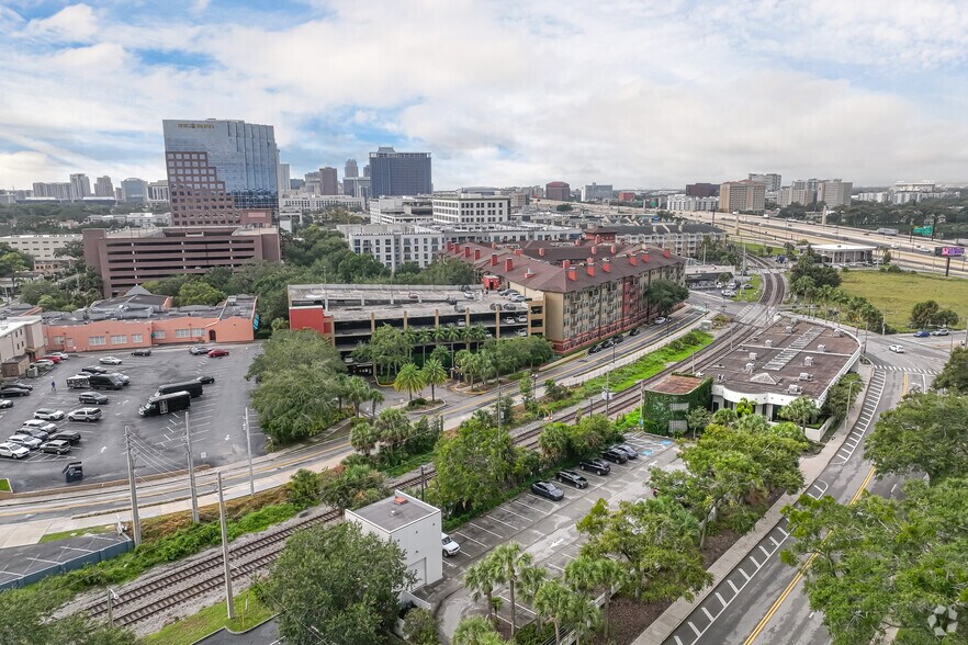 More Photos Of 1001 N Orange Ave, Orlando Coworking Space