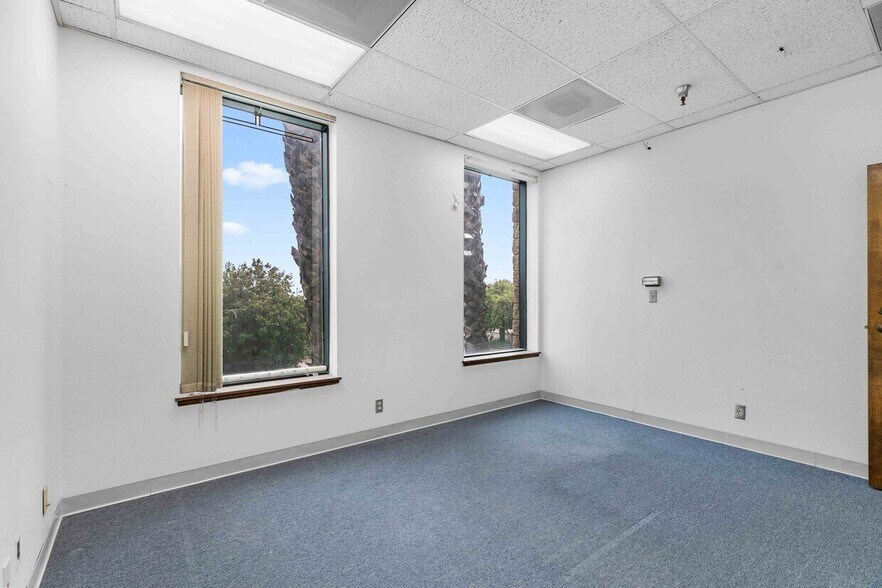 More Photos Of 9036 Winnetka Ave, Northridge Loft Creative Space For Lease