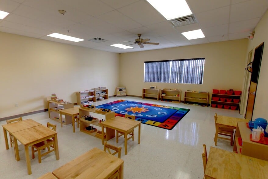 More Photos Of 11400 Culebra, San Antonio Specialty For Sale