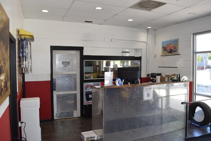 More Photos Of 134 S Broadway St, Denver Auto Repair For Sale