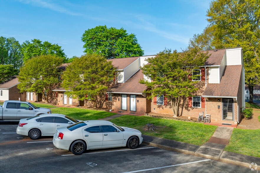 More Photos Of 908 Hampton St, Shelby Apartments For Sale