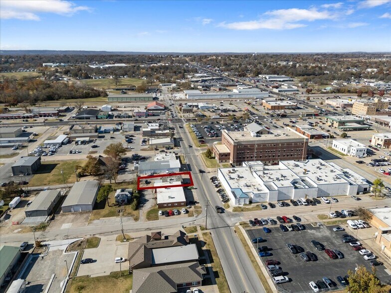 More Photos Of 411 W 1st St, Claremore Office For Sale