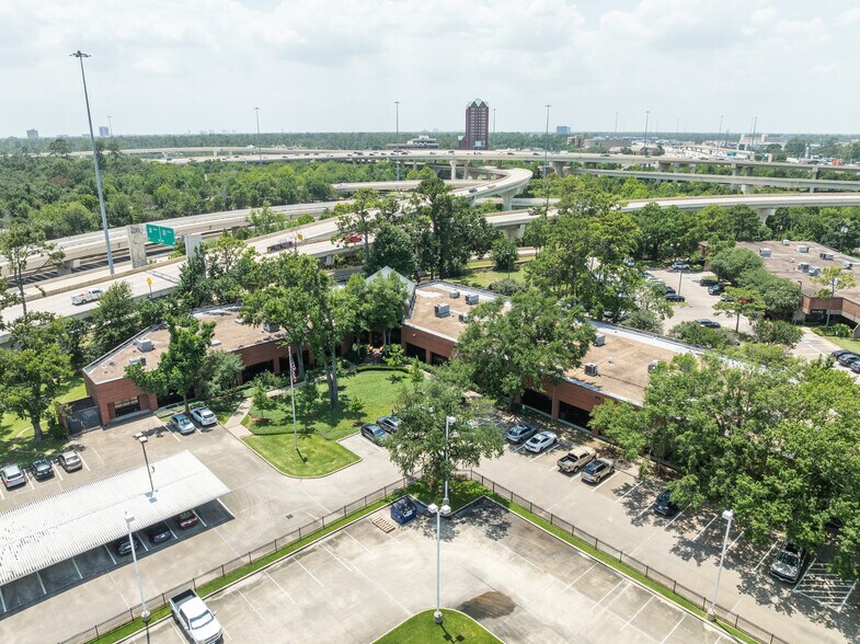 More Photos Of 6925 Portwest Dr, Houston Office For Lease