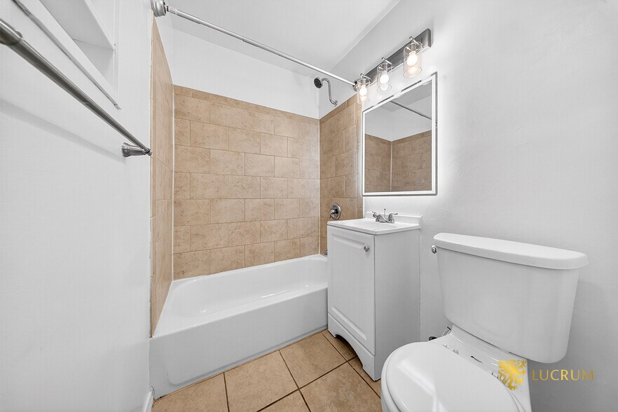 More Photos Of 2015-2021 Chariton St, Los Angeles Apartments For Sale