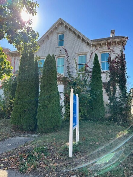 More Photos Of 530 E High St, Pottstown Restaurant For Lease