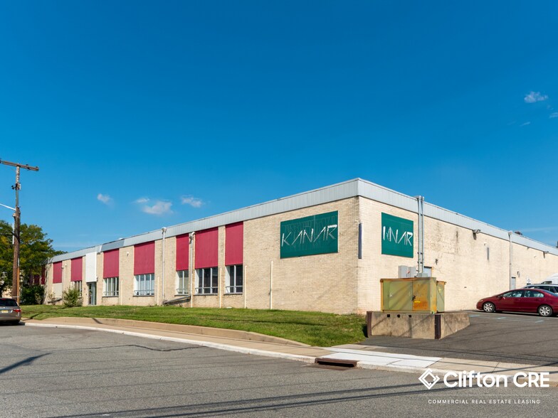 More Photos Of 1 Kero Rd, Carlstadt Showroom For Lease