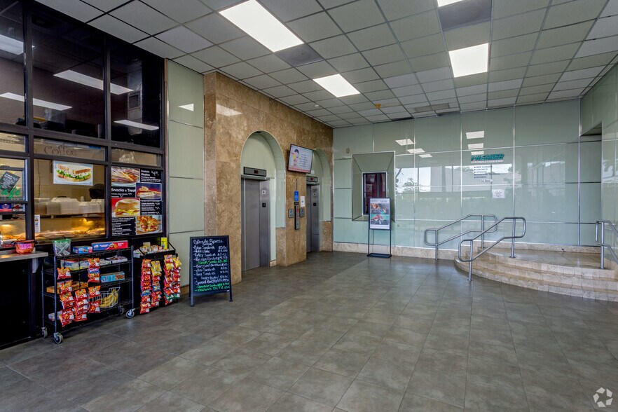 More Photos Of 1250 E Hallandale Beach Blvd, Hallandale Beach Office For Lease