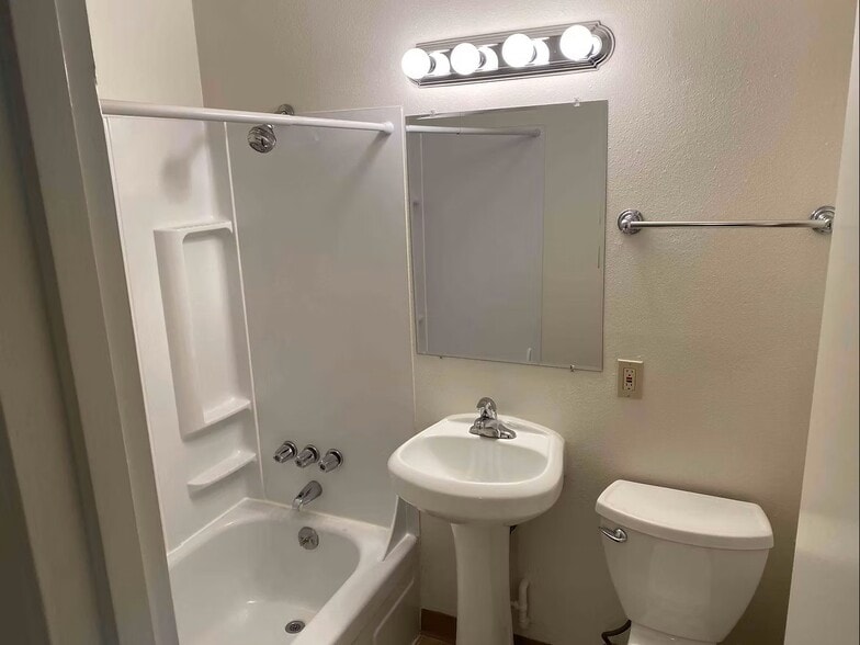 More Photos Of 804 NE 2nd St, Corvallis Apartments For Sale