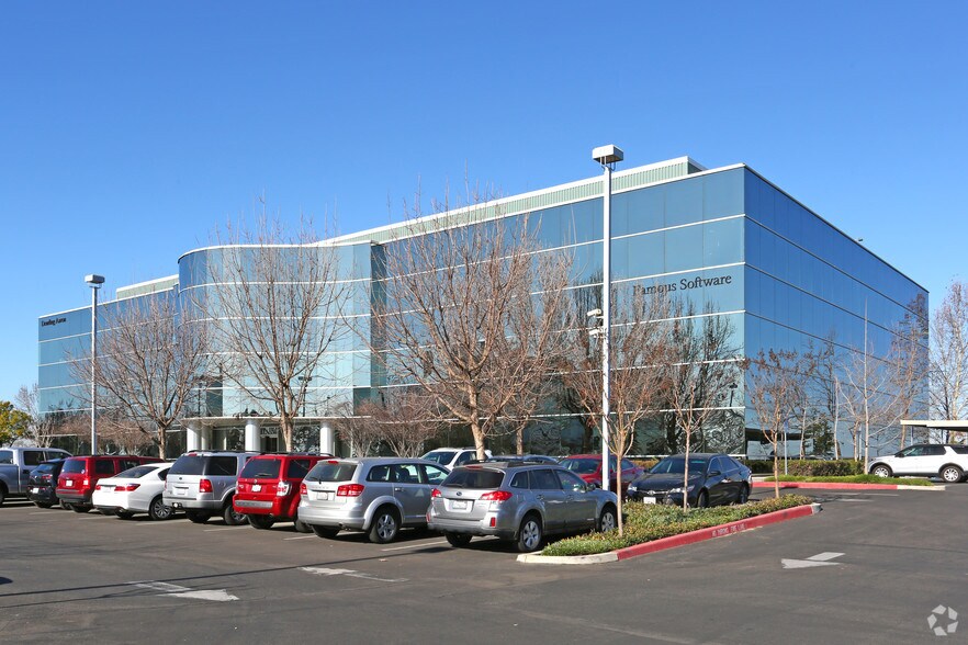 More Photos Of 8050 N Palm Ave, Fresno Office For Lease