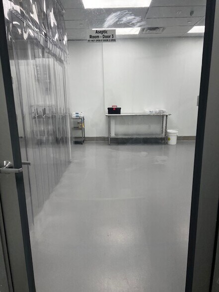 More Photos Of 1300 First State Blvd, Stanton Light Distribution For Lease