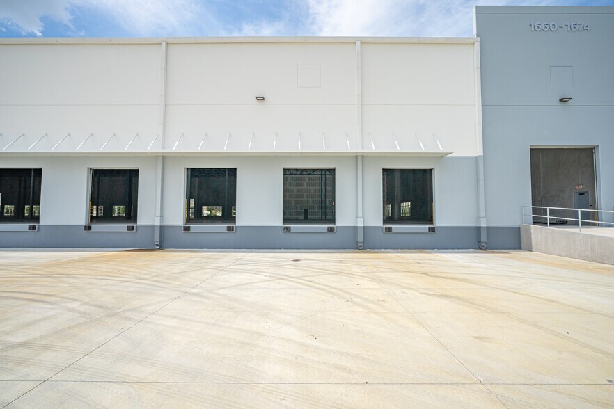 More Photos Of 1620 NW 215th St, Miami Gardens Unknown For Lease