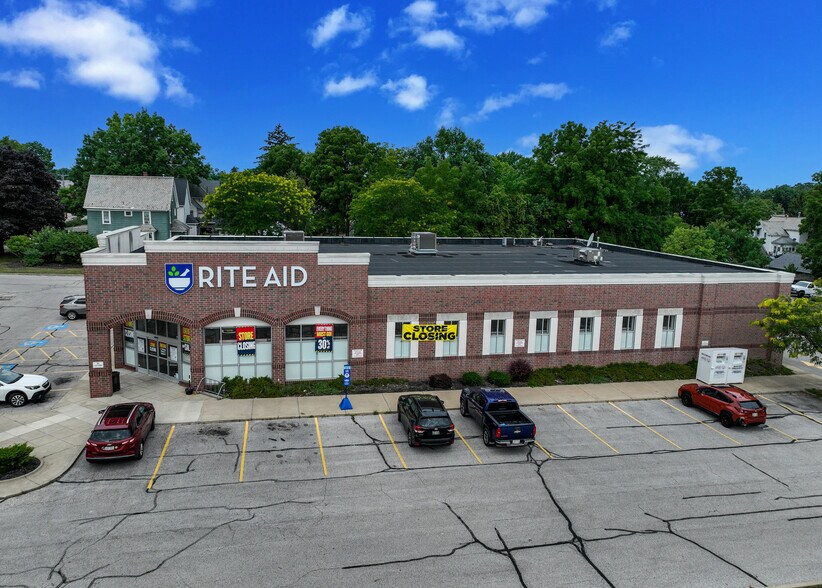 More Photos Of 207 N Court St, Medina Freestanding For Lease