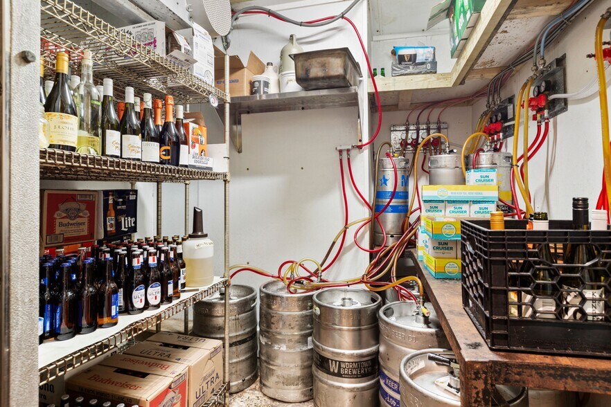 More Photos Of 278-282 Shrewsbury St, Worcester Storefront Retail Residential For Sale